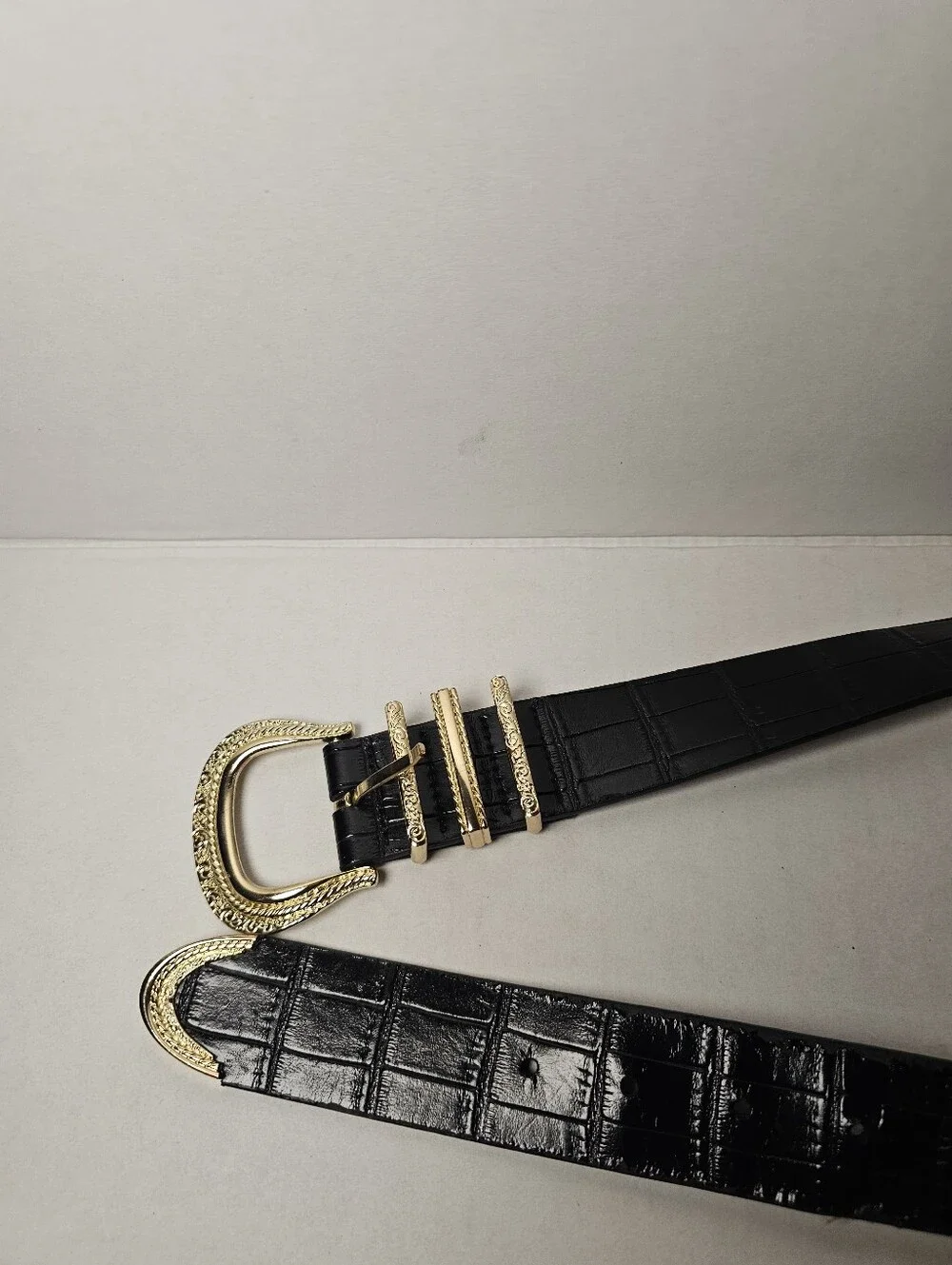 Topshop Faux Croc Black Women's Belt with Decorative Gold Buckle Size S/M 19x15